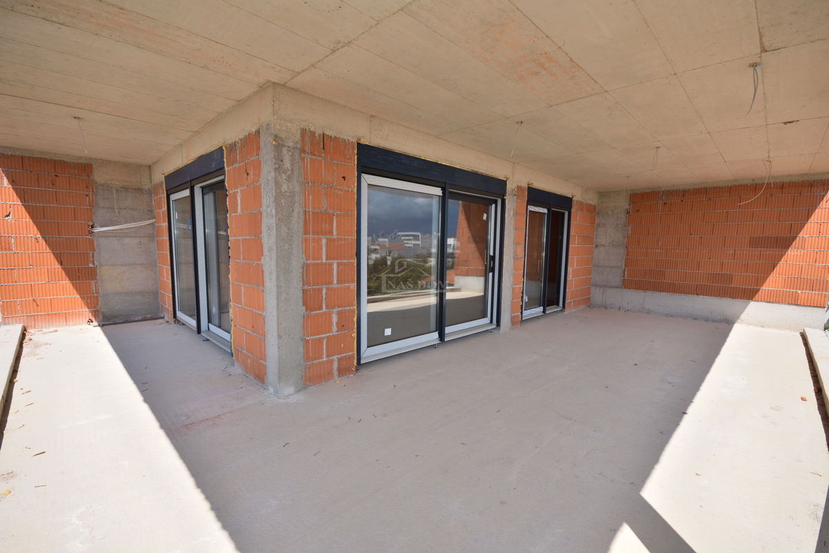 Tribunj - Lussuoso appartamento S6 al secondo piano, vista mare