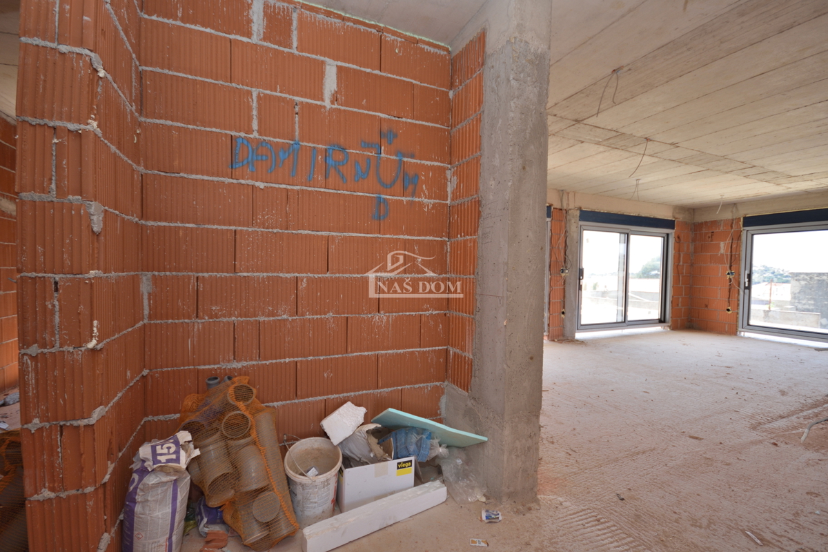 Tribunj - Lussuoso appartamento S6 al secondo piano, vista mare