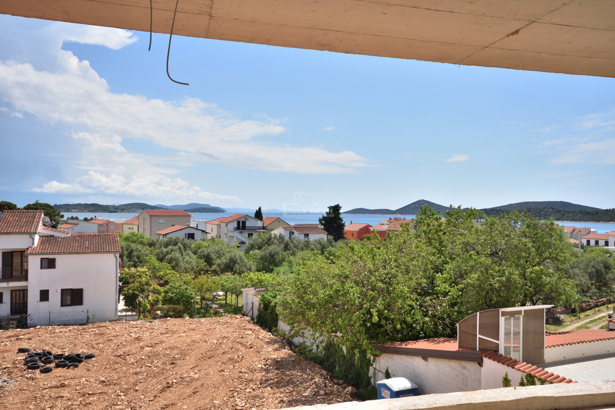 Tribunj - Lussuoso appartamento S6 al secondo piano, vista mare