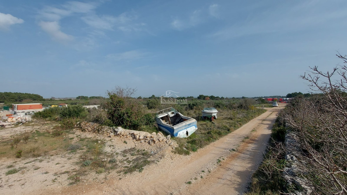 Vodice - Terreno nella zona industriale - 839m2