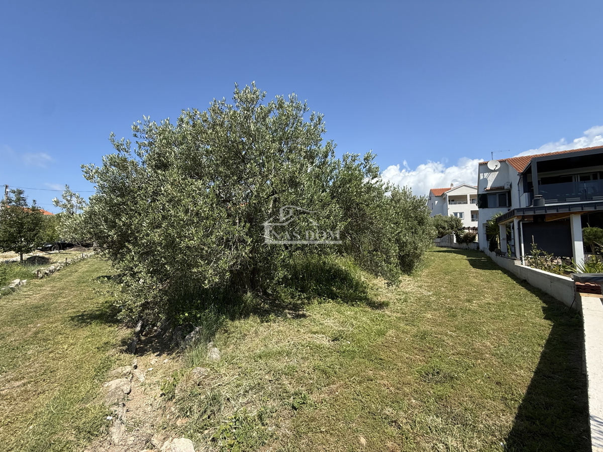 Vodice - Terreno edificabile a soli 250 m dalla spiaggia