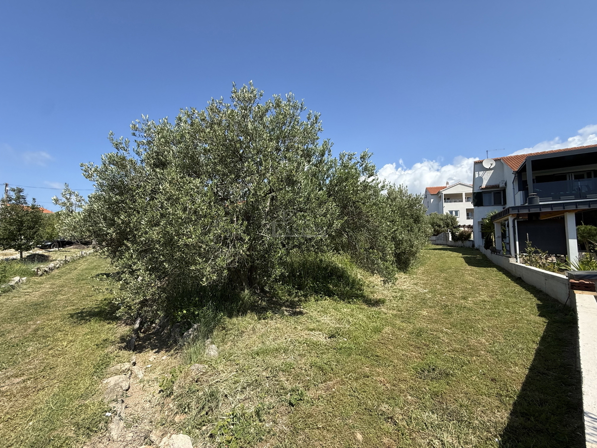 Vodice - Terreno edificabile a soli 250 m dalla spiaggia