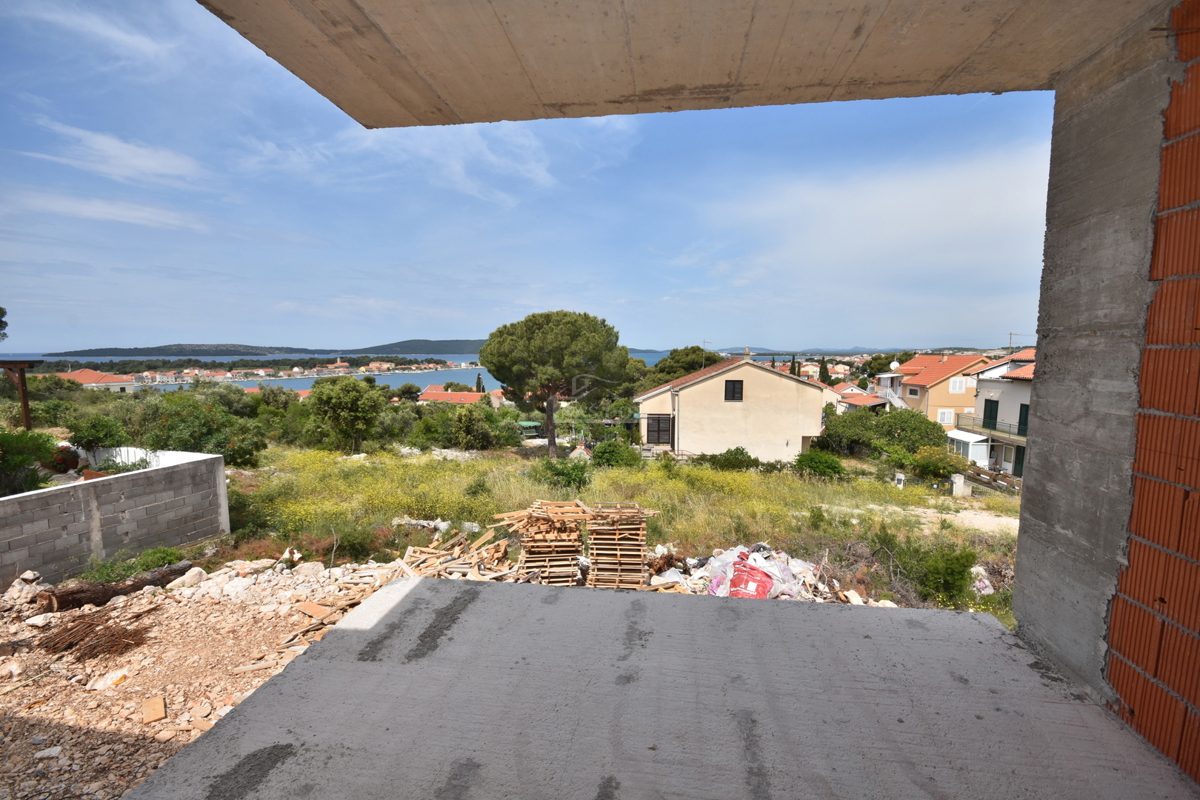 Brodarica - Appartamento S3 con vista sul mare, 1° piano