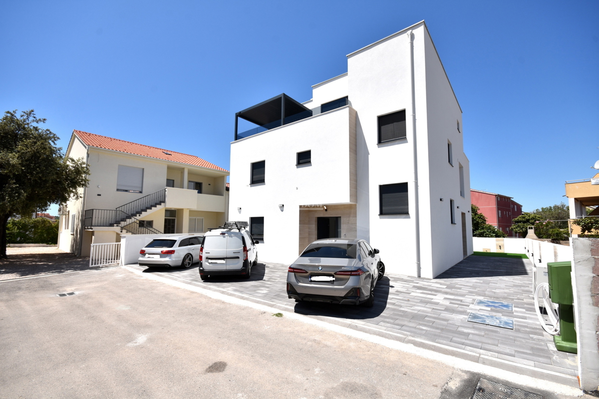 Vodice, Srima - casa bifamiliare a 250 m dalla spiaggia