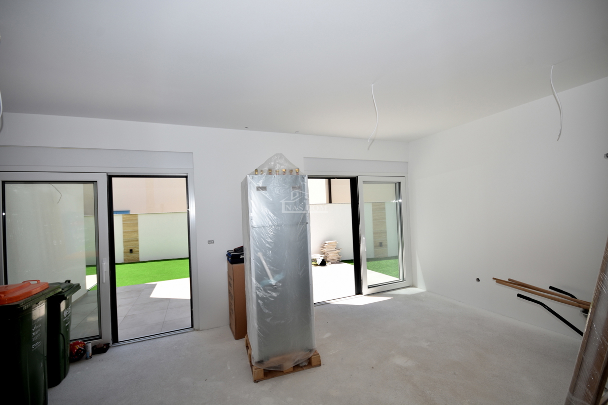 Vodice, Srima - casa bifamiliare a 250 m dalla spiaggia