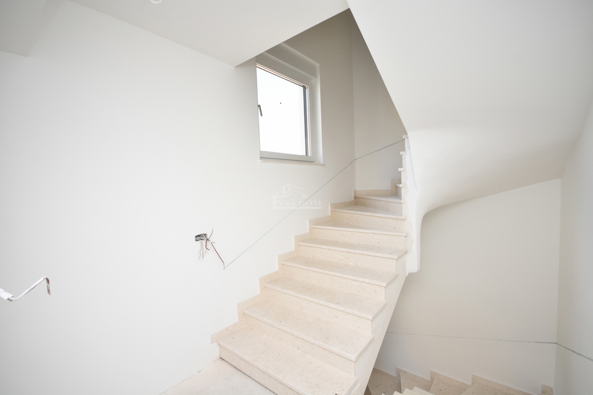 Vodice, Srima - casa bifamiliare a 250 m dalla spiaggia