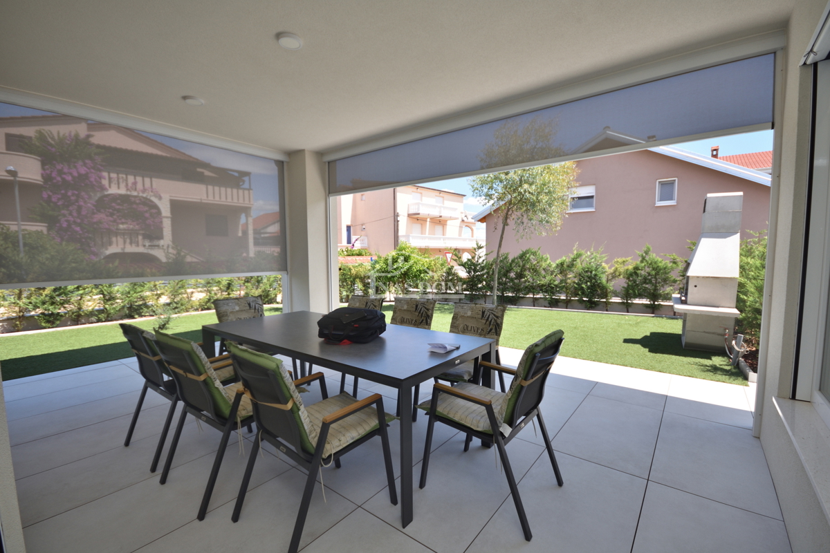 Vodice - Bellissima casa arredata al piano terra in ottima posizione