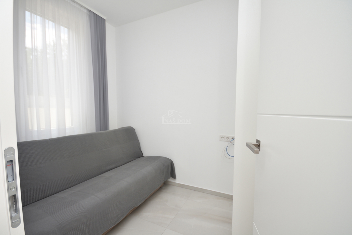 Vodice - Bellissima casa arredata al piano terra in ottima posizione