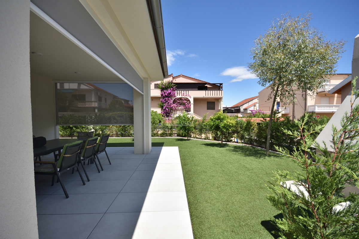 Vodice - Bellissima casa arredata al piano terra in ottima posizione