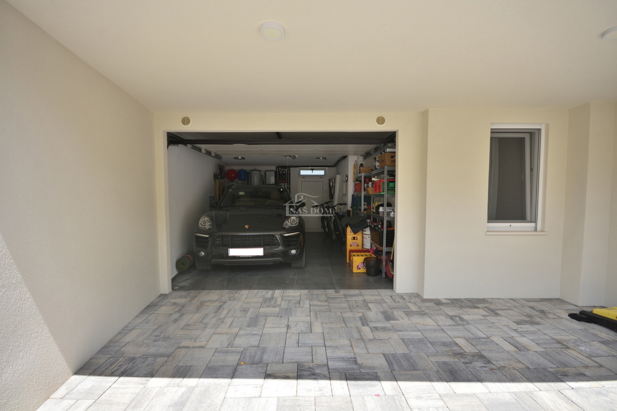 Vodice - Bellissima casa arredata al piano terra in ottima posizione