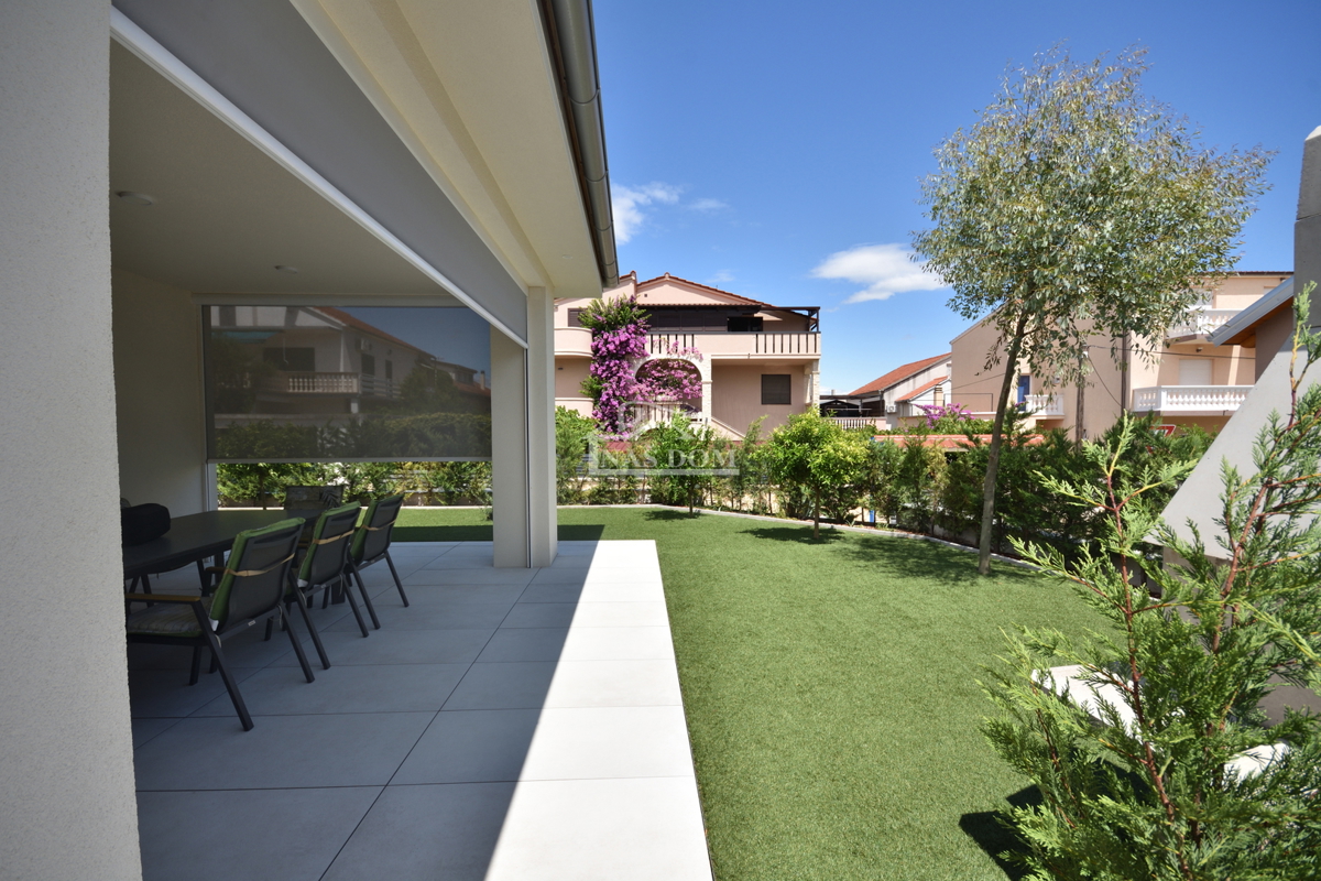 Vodice - Bellissima casa arredata al piano terra in ottima posizione