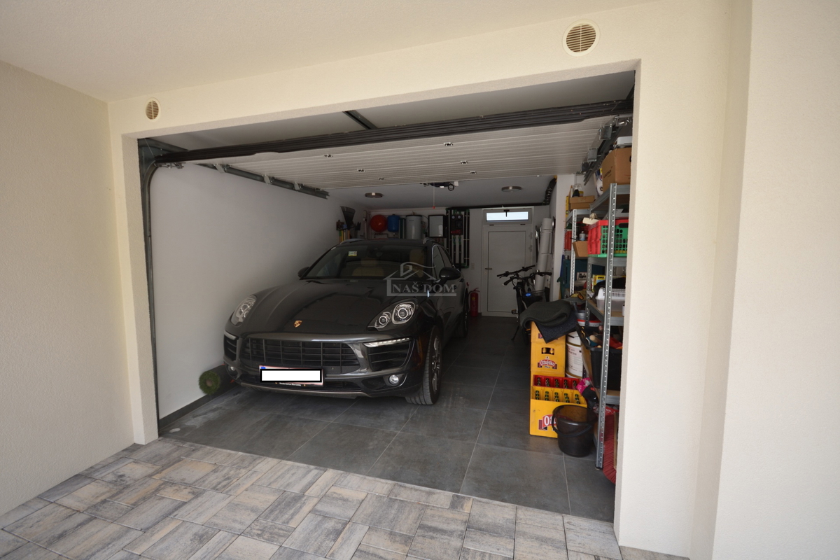 Vodice - Bellissima casa arredata al piano terra in ottima posizione