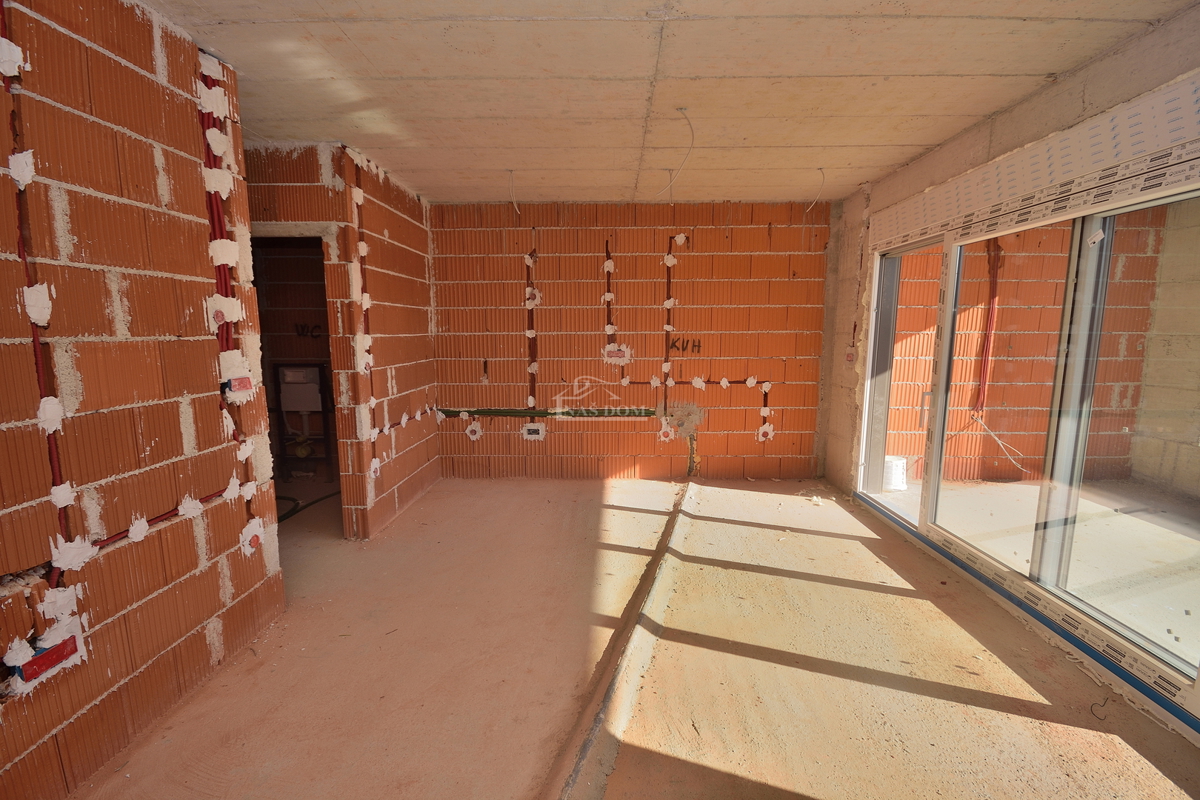 Vodice, SRIMA B - Appartamento S7 con tre camere da letto, secondo piano, a 300 m dalla spiaggia