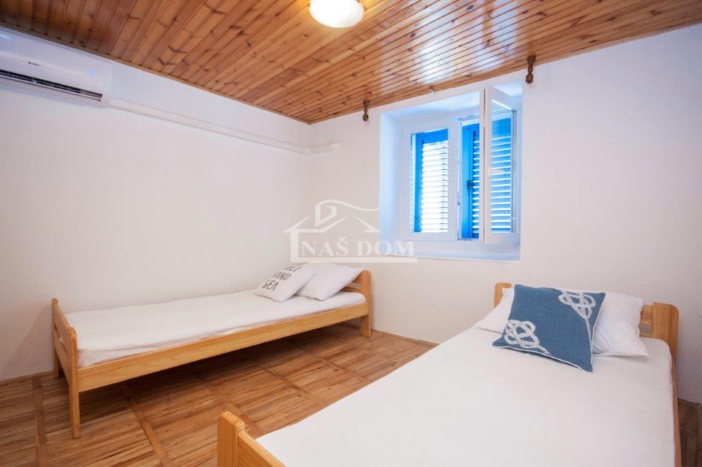 Vodice - CENTRO casa, 250 metri dalla Spiaggia Azzurra