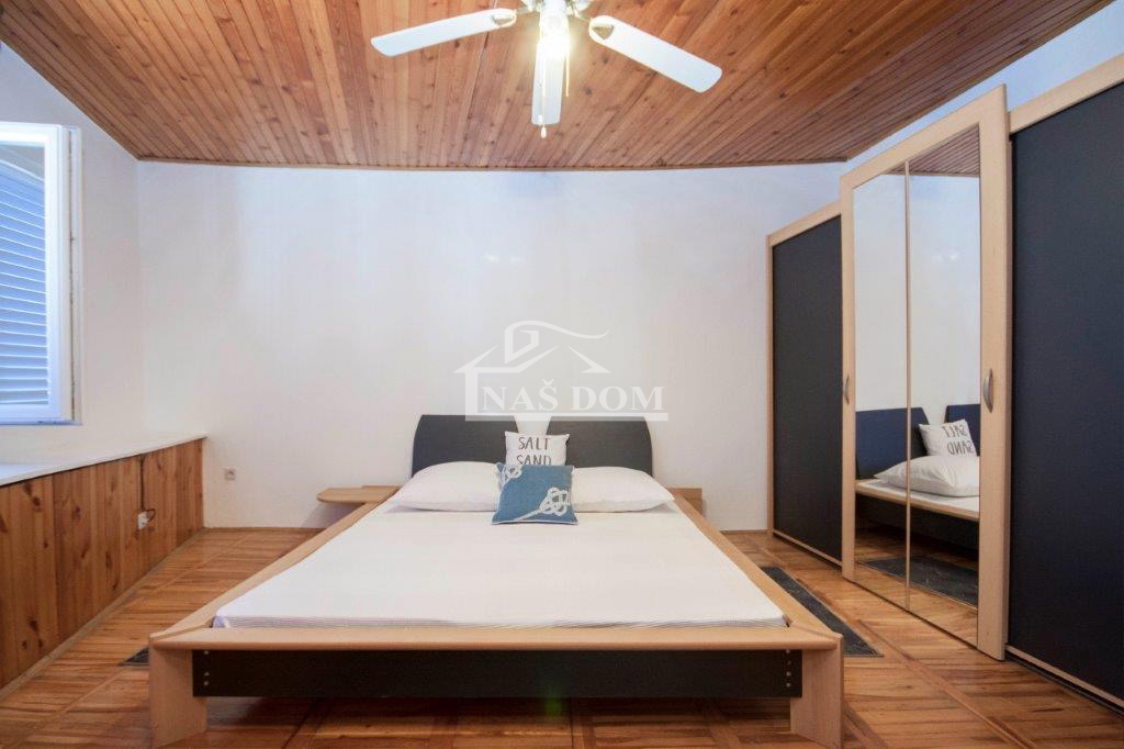 Vodice - CENTRO casa, 250 metri dalla Spiaggia Azzurra