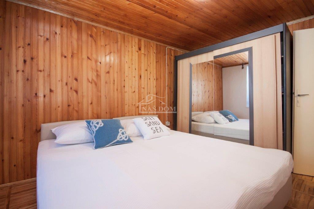 Vodice - CENTRO casa, 250 metri dalla Spiaggia Azzurra