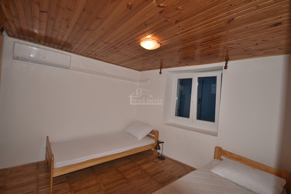 Vodice - CENTRO casa, 250 metri dalla Spiaggia Azzurra