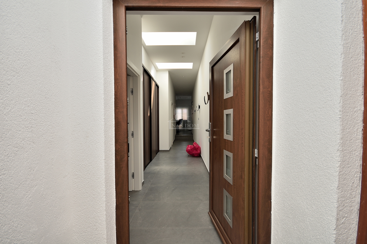 Vodice - appartamento completamente ristrutturato e arredato a 350 m dalla spiaggia