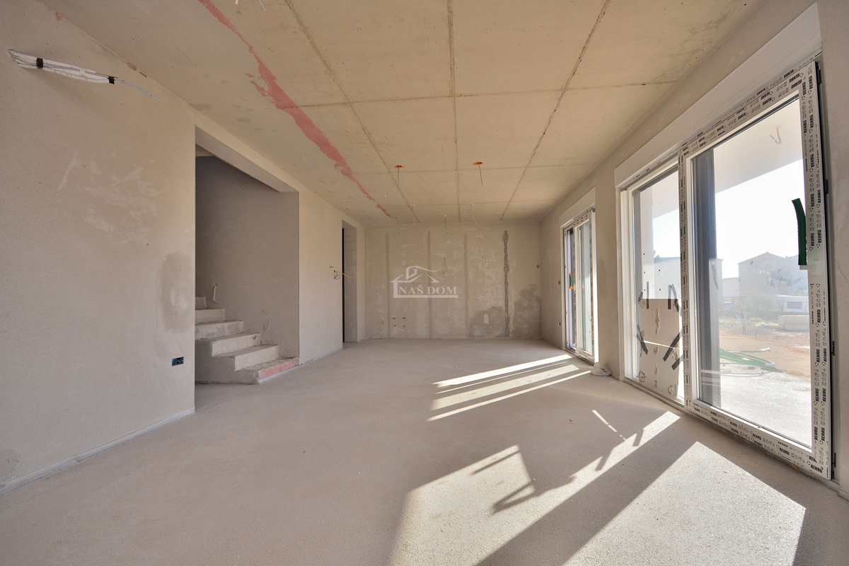 Vodice - **NUOVA COSTRUZIONE** Casa S2 con piscina, garage, 800 m dalla spiaggia