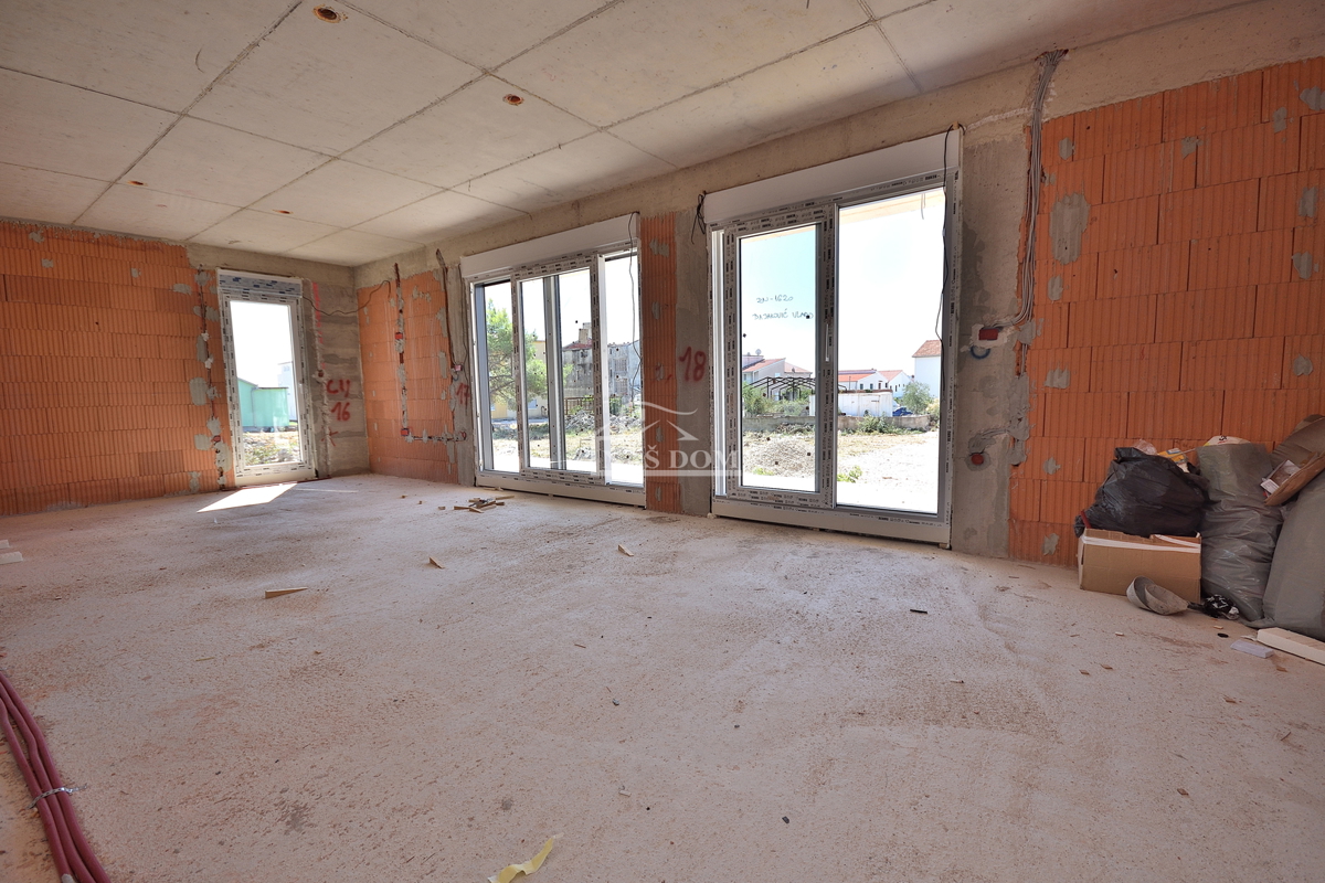 Vodice - **NUOVA COSTRUZIONE** Casa S2 con piscina, garage, 800 m dalla spiaggia