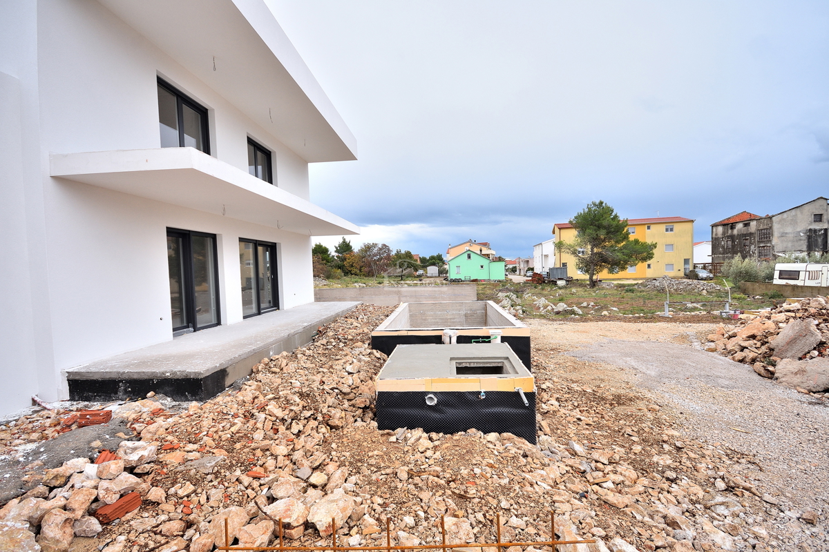 Vodice - **NUOVA COSTRUZIONE** Casa S2 con piscina, garage, 800 m dalla spiaggia