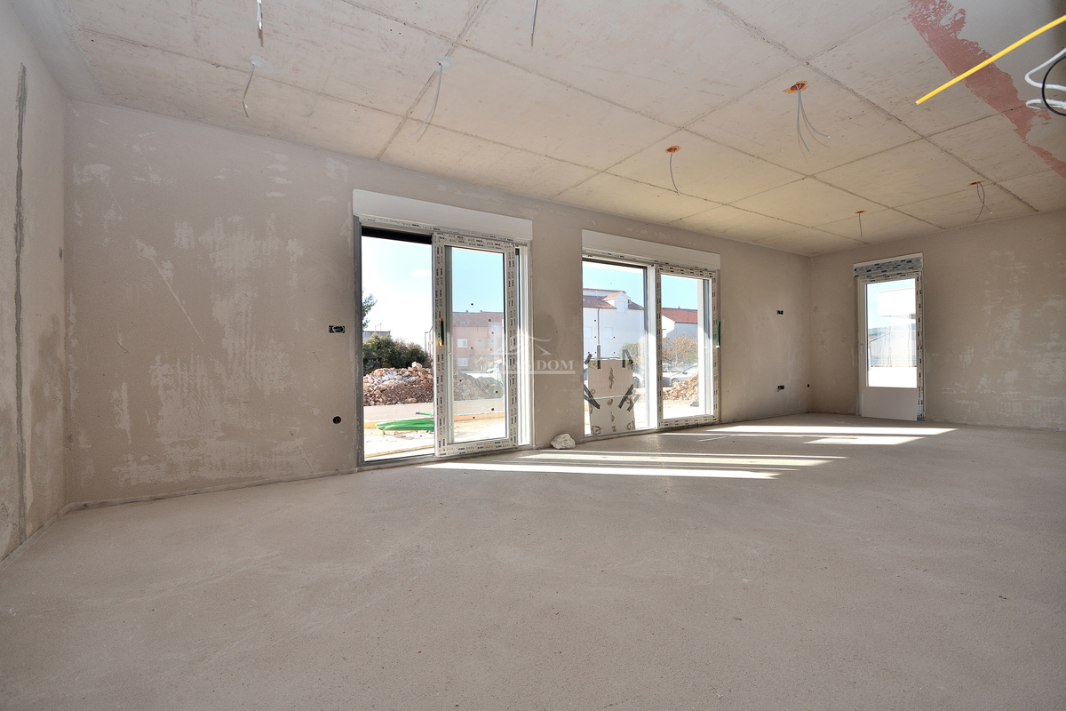 Vodice - **NUOVA COSTRUZIONE** Casa S2 con piscina, garage, 800 m dalla spiaggia