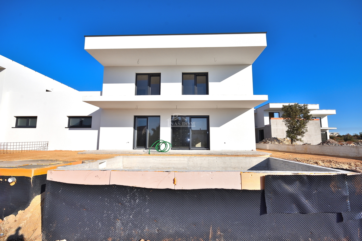 Vodice - **NUOVA COSTRUZIONE** Casa S2 con piscina, garage, 800 m dalla spiaggia