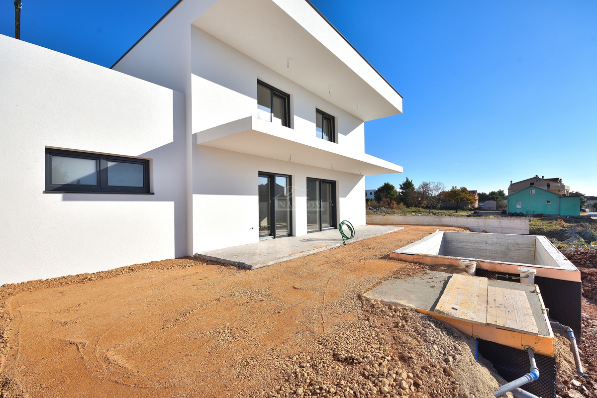 Vodice - **NUOVA COSTRUZIONE** Casa S2 con piscina, garage, 800 m dalla spiaggia