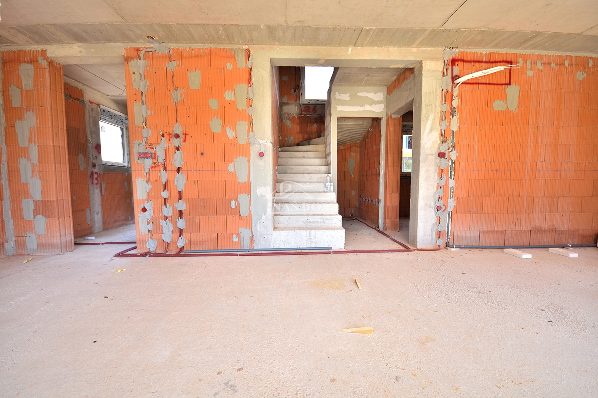 Vodice - **NUOVA COSTRUZIONE** Casa S2 con piscina, garage, 800 m dalla spiaggia