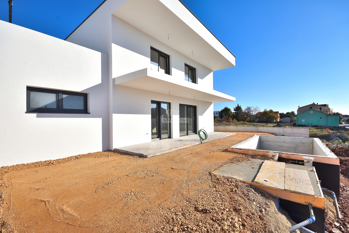 Vodice - **NUOVA COSTRUZIONE** Casa S2 con piscina, garage, 800 m dalla spiaggia