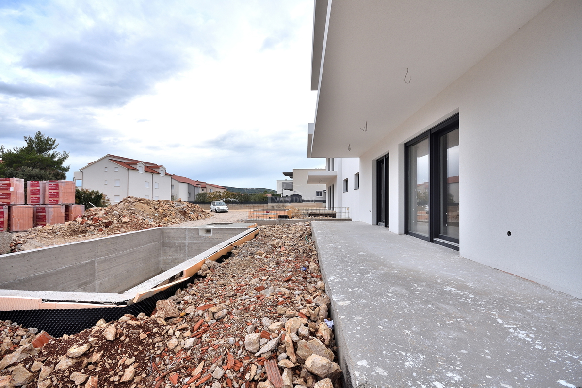 Vodice - **NUOVA COSTRUZIONE** Casa S2 con piscina, garage, 800 m dalla spiaggia