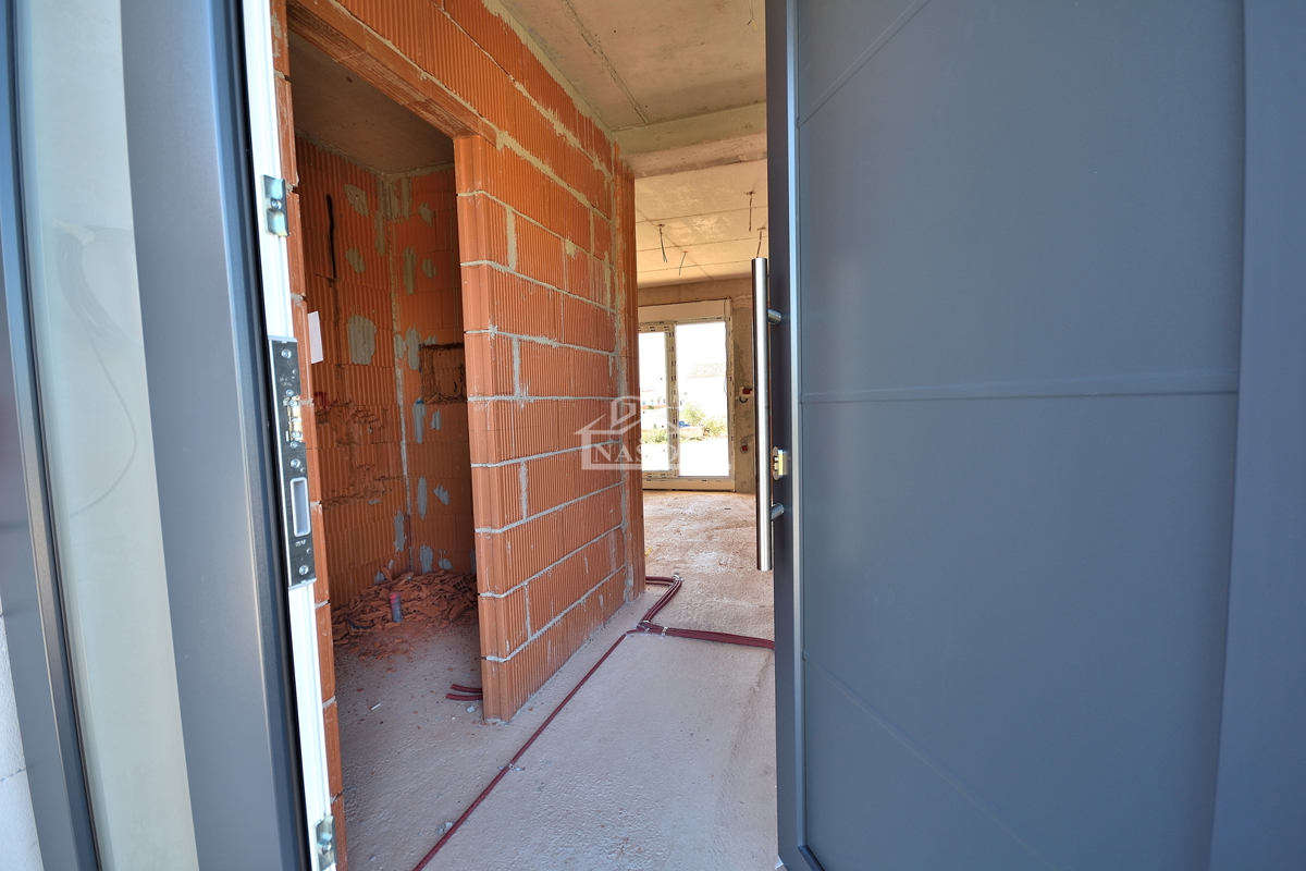 Vodice - **NUOVA COSTRUZIONE** Casa S2 con piscina, garage, 800 m dalla spiaggia