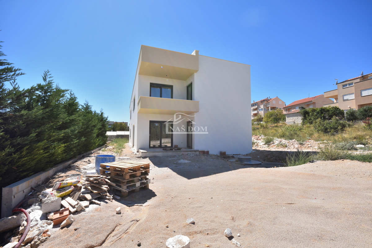 Vodice - Appartamento S4 con terrazza sul tetto, vista panoramica sul mare