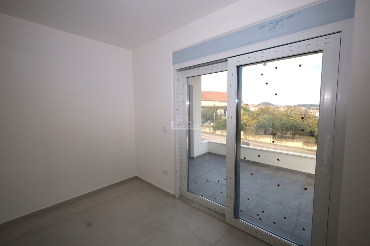 Vodice - Appartamento S4 con terrazza sul tetto, vista panoramica sul mare