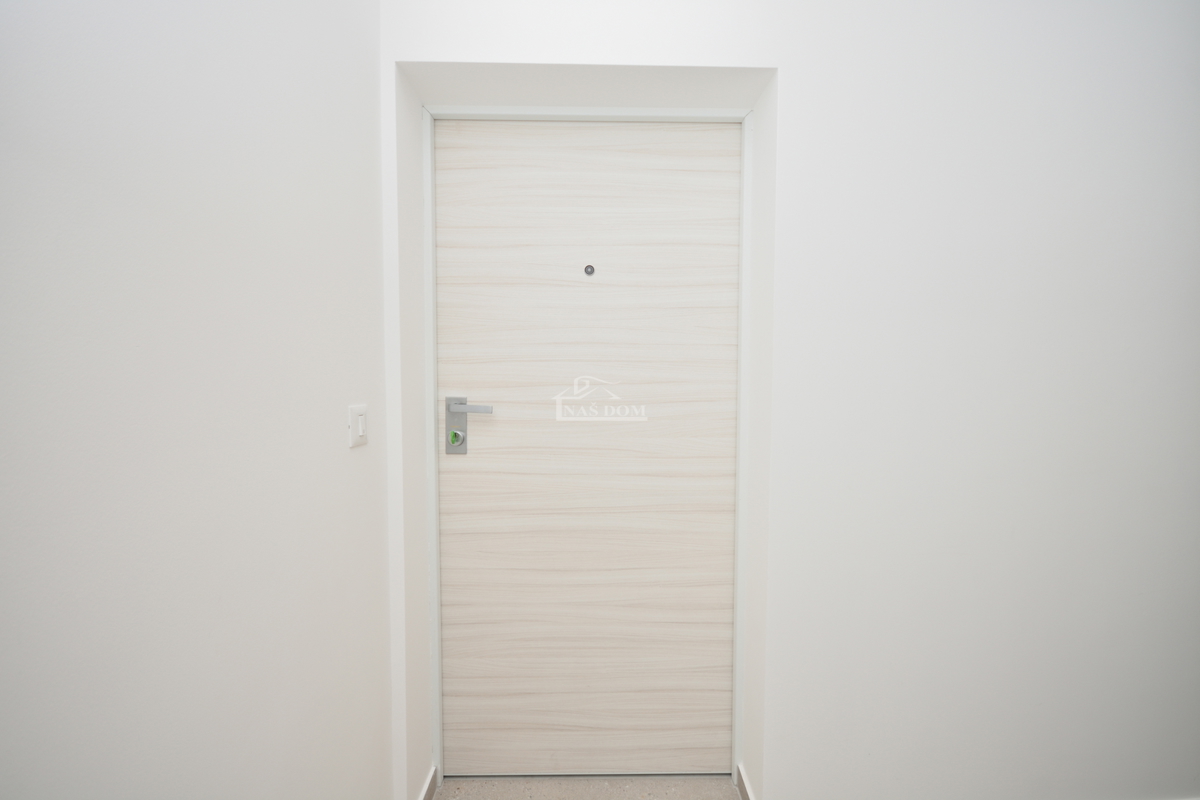 Vodice - Appartamento S4 con terrazza sul tetto, vista panoramica sul mare