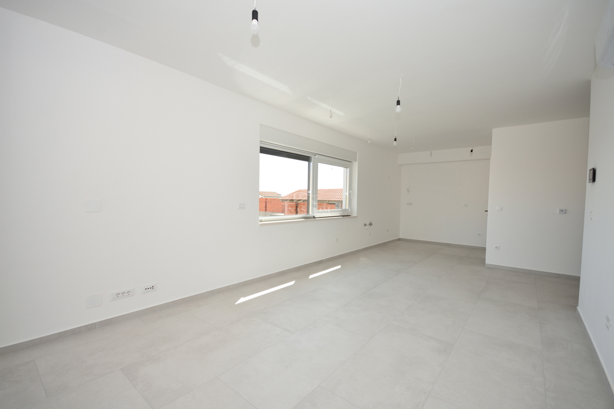 Vodice - Appartamento S4 con terrazza sul tetto, vista panoramica sul mare