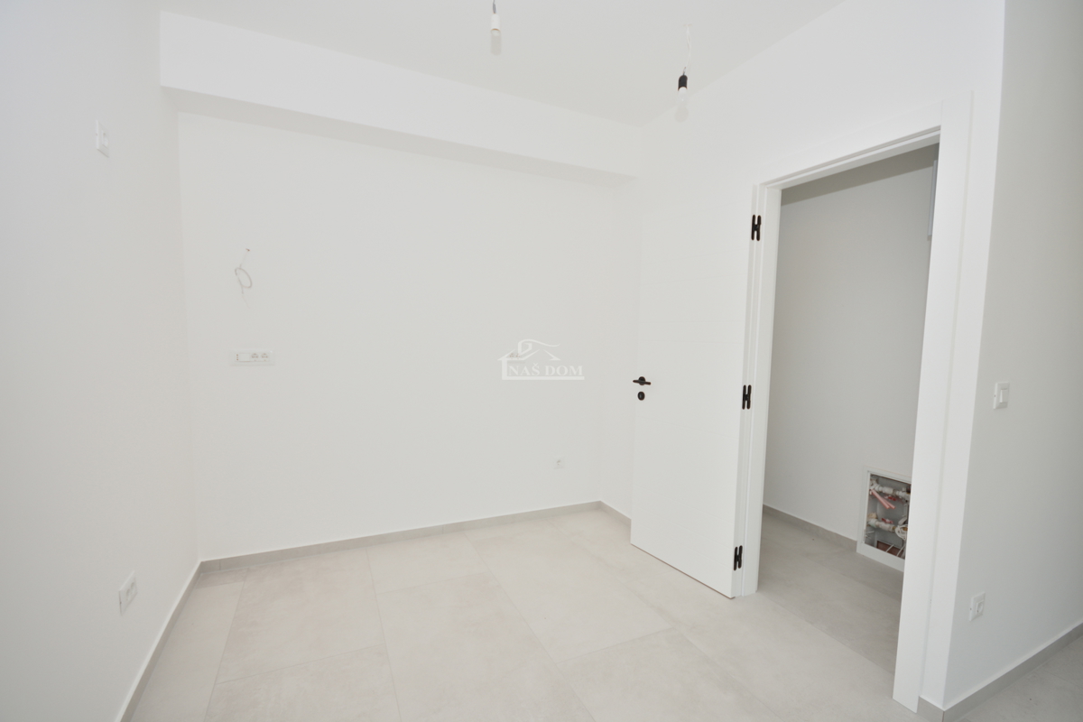 Vodice - Appartamento S4 con terrazza sul tetto, vista panoramica sul mare