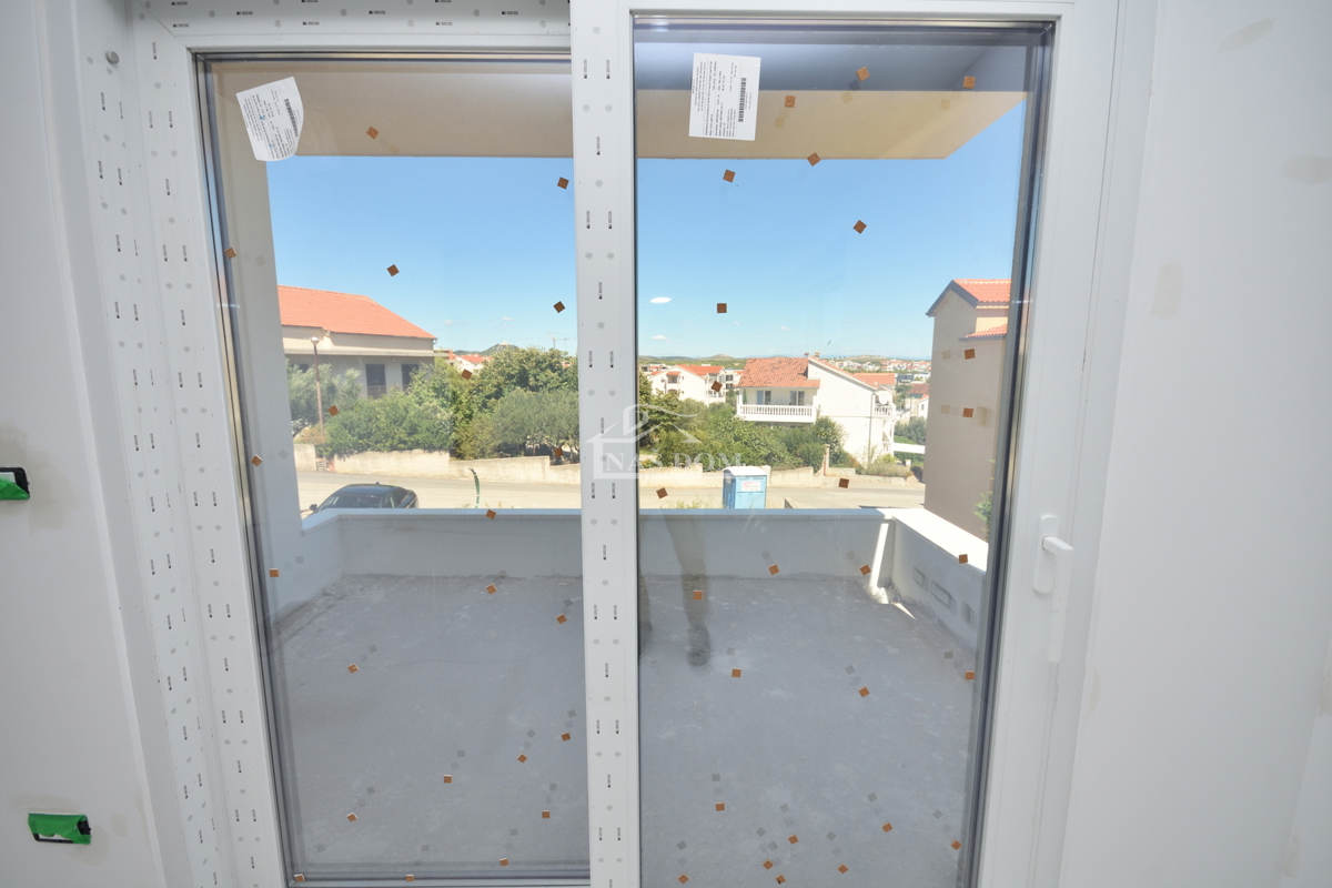 Vodice - Appartamento S4 con terrazza sul tetto, vista panoramica sul mare