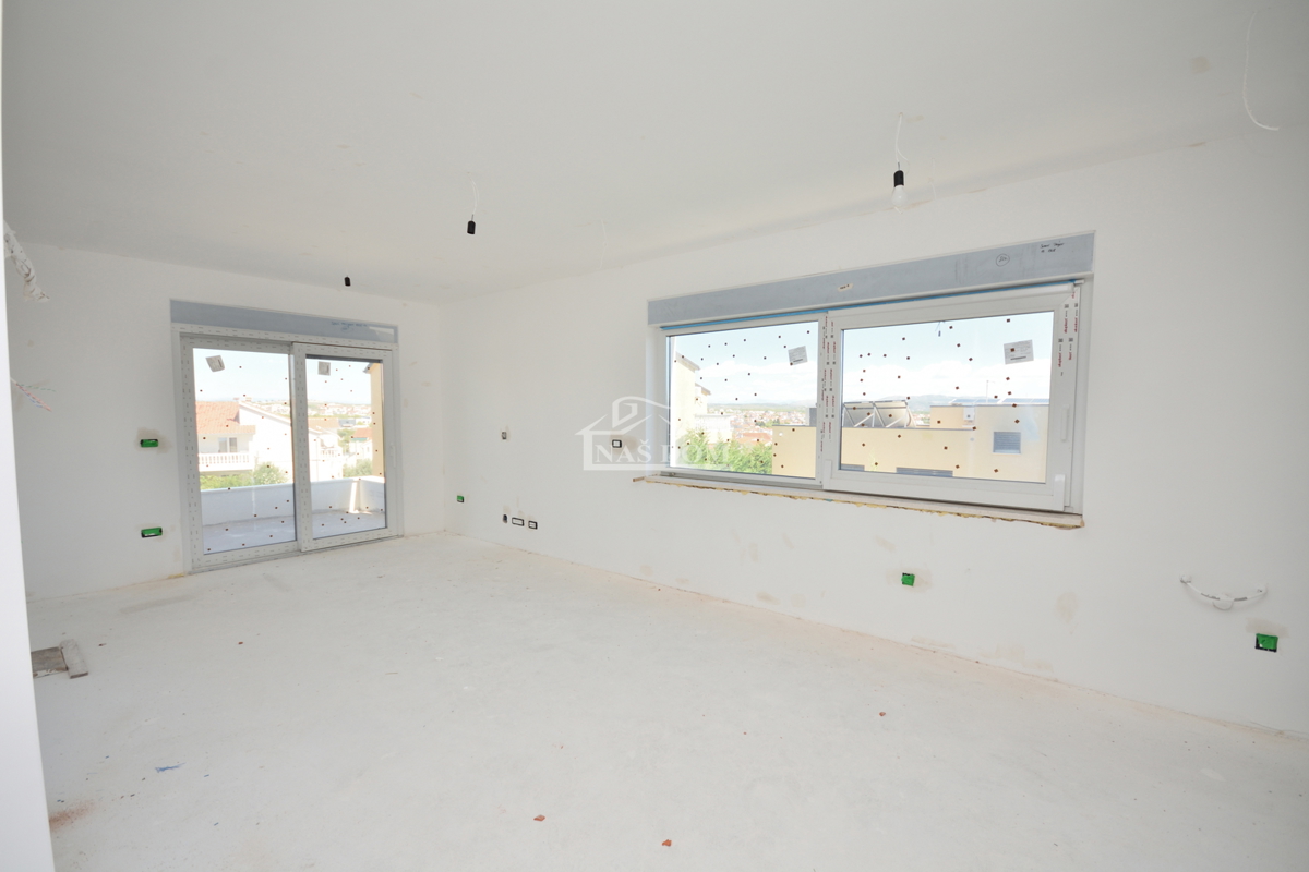 Vodice - Appartamento S4 con terrazza sul tetto, vista panoramica sul mare