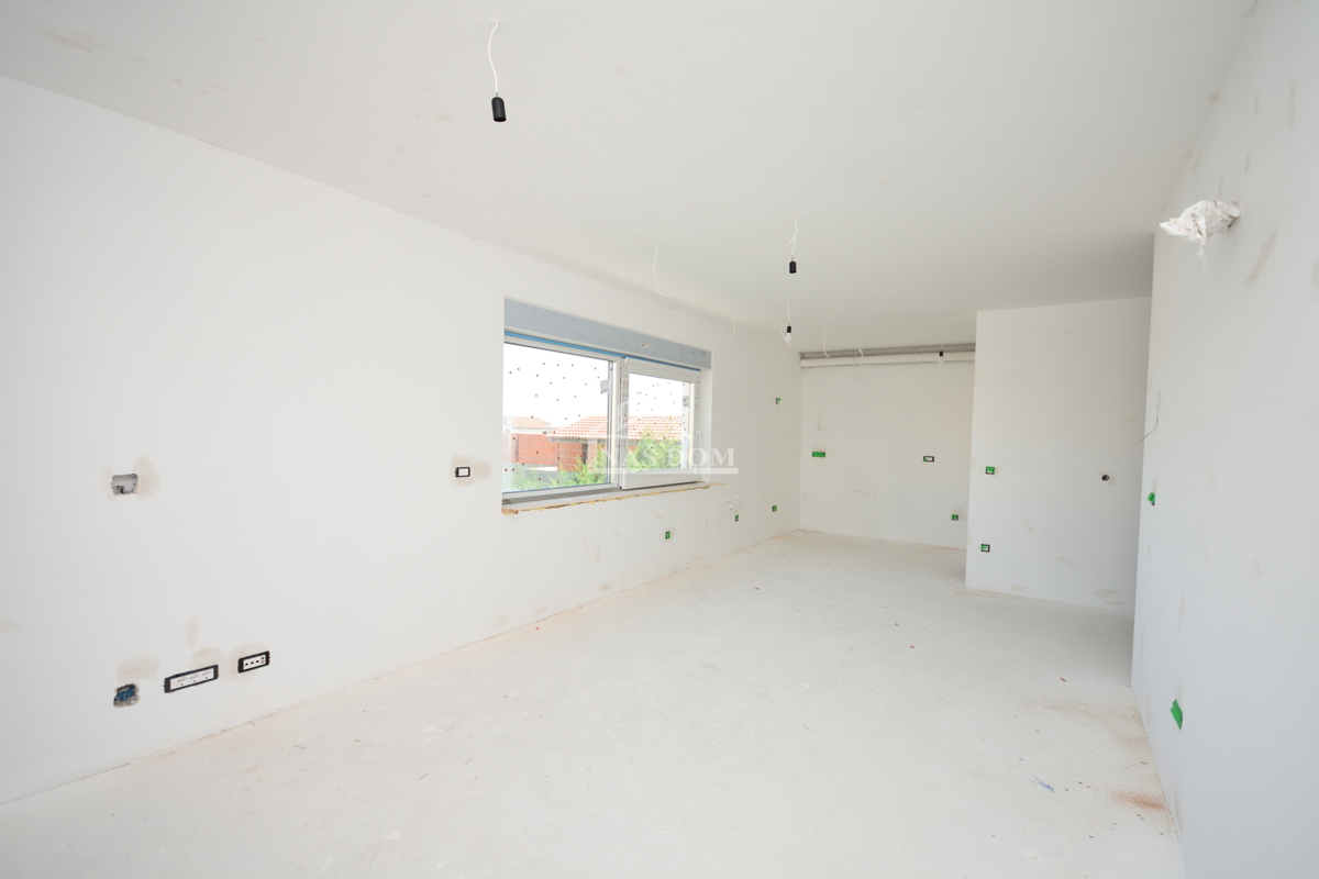 Vodice - Appartamento S4 con terrazza sul tetto, vista panoramica sul mare