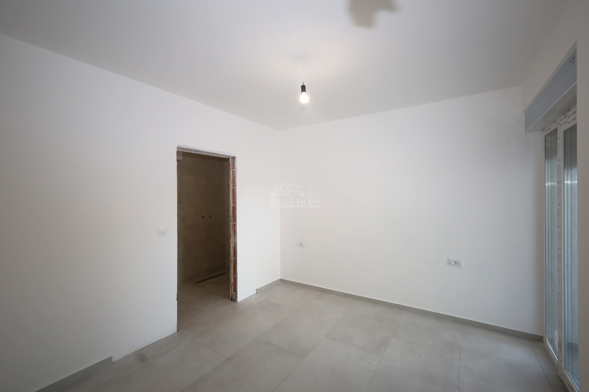 Vodice - Appartamento S4 con terrazza sul tetto, vista panoramica sul mare