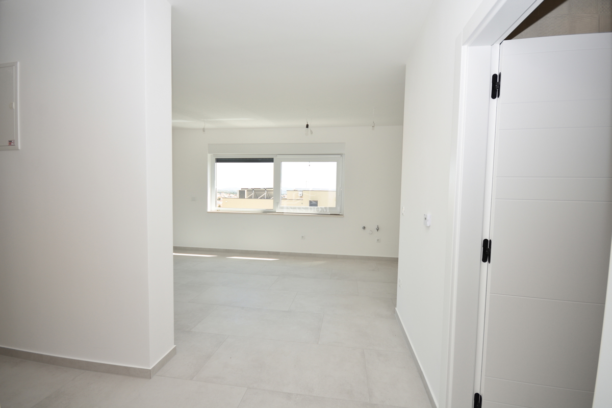 Vodice - Appartamento S4 con terrazza sul tetto, vista panoramica sul mare