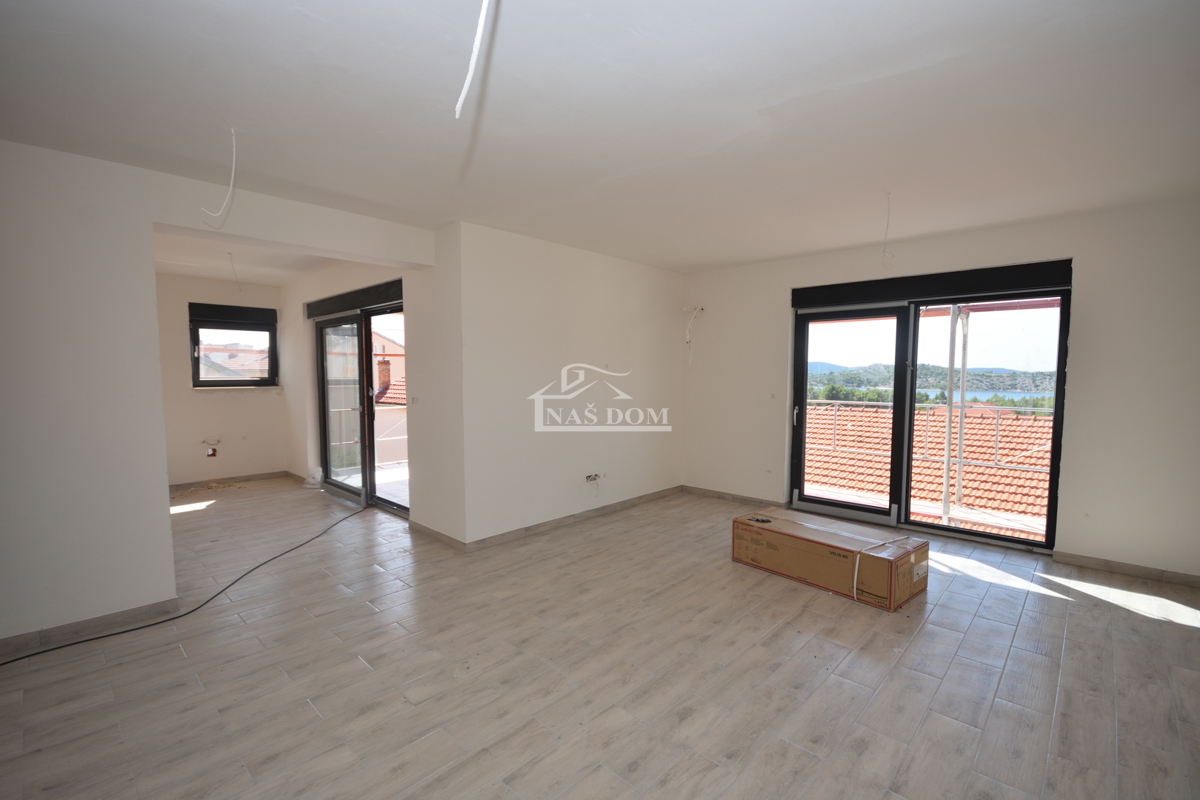 Sibenik, Crnica - Appartamento trilocale S1 con garage