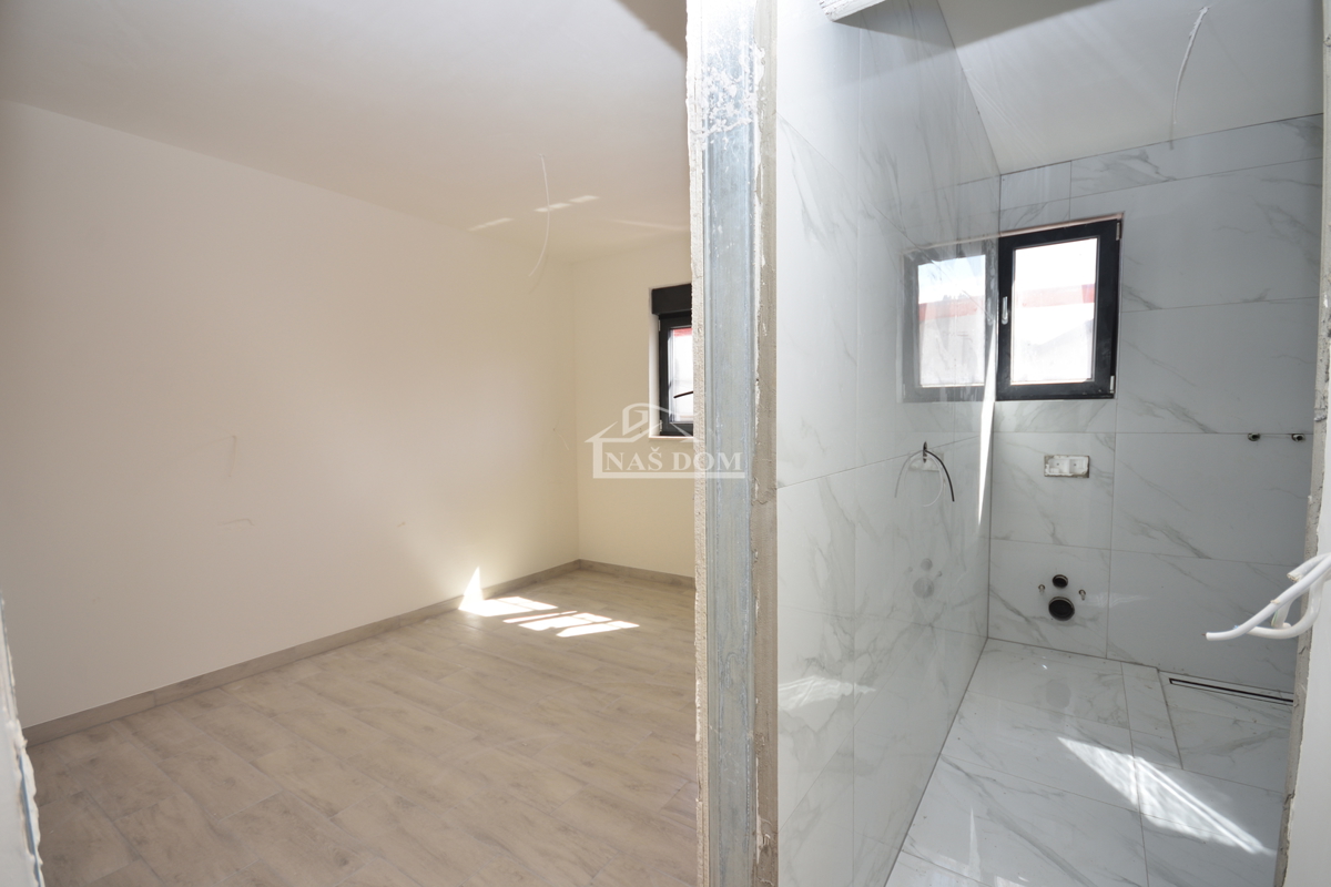 Sibenik, Crnica - Appartamento trilocale S1 con garage