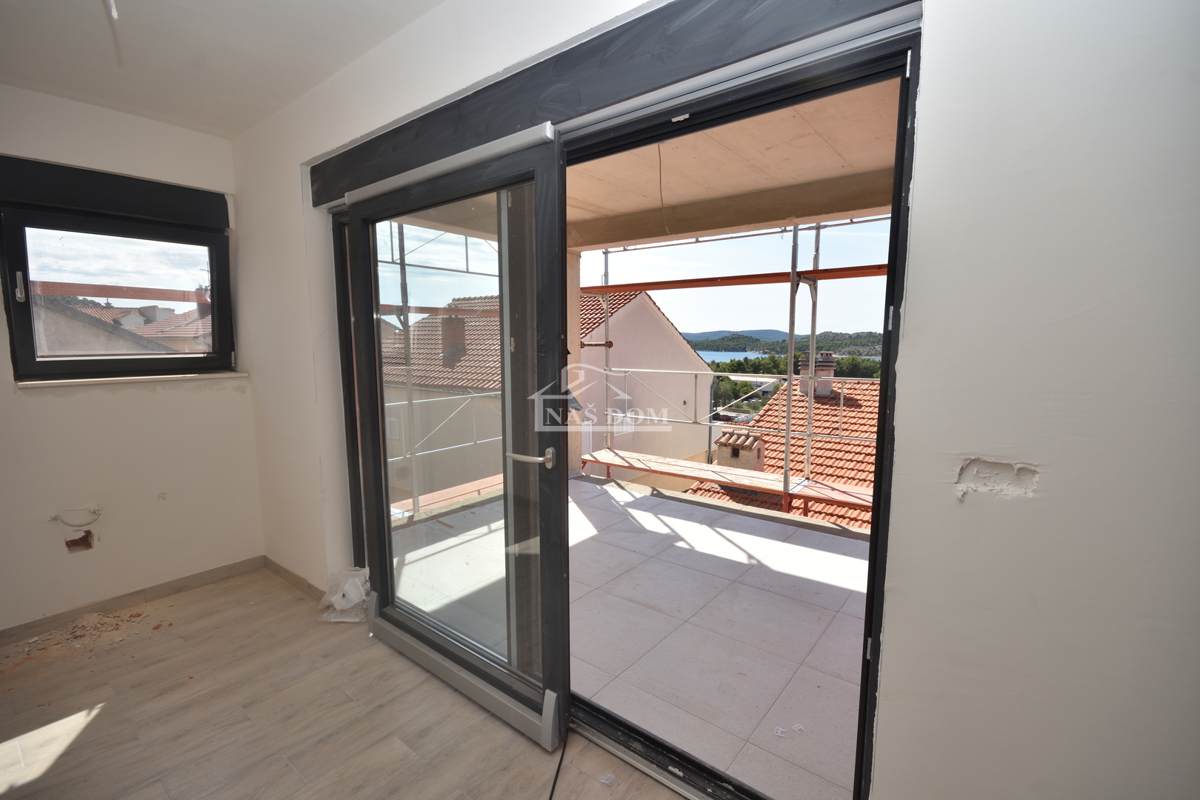 Sibenik, Crnica - Appartamento trilocale S1 con garage