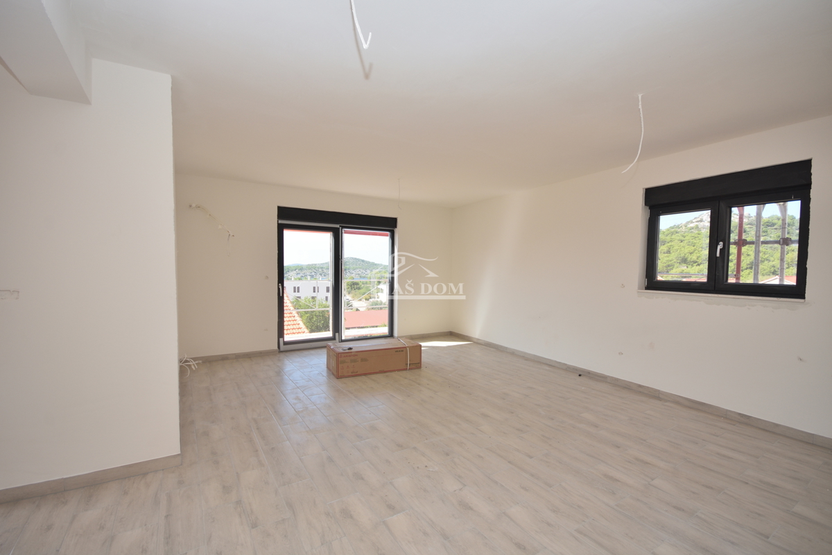 Sibenik, Crnica - Appartamento trilocale S1 con garage