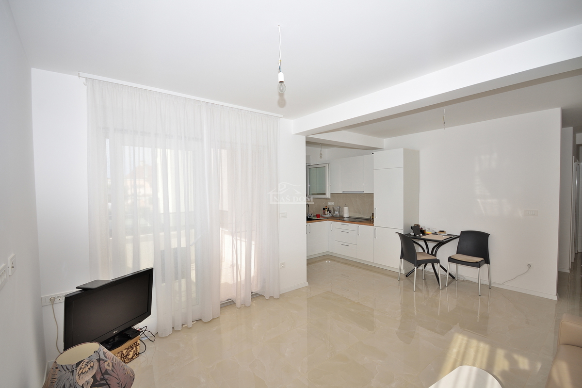 Vodice - appartamento arredato con due camere vicino al centro di Vodice