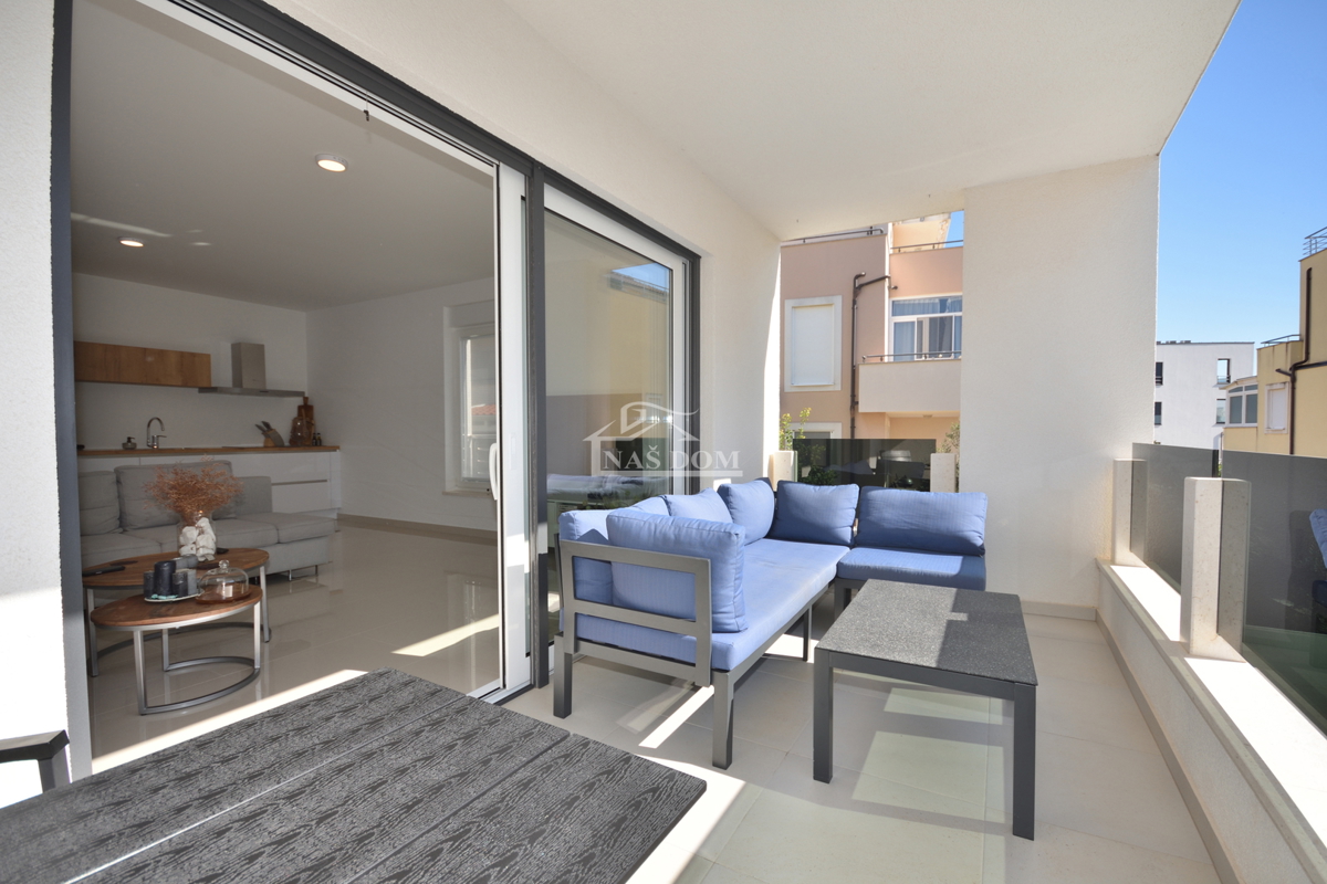 Vodice - Appartamento al piano rialzato di una costruzione nuova, posizione eccellente