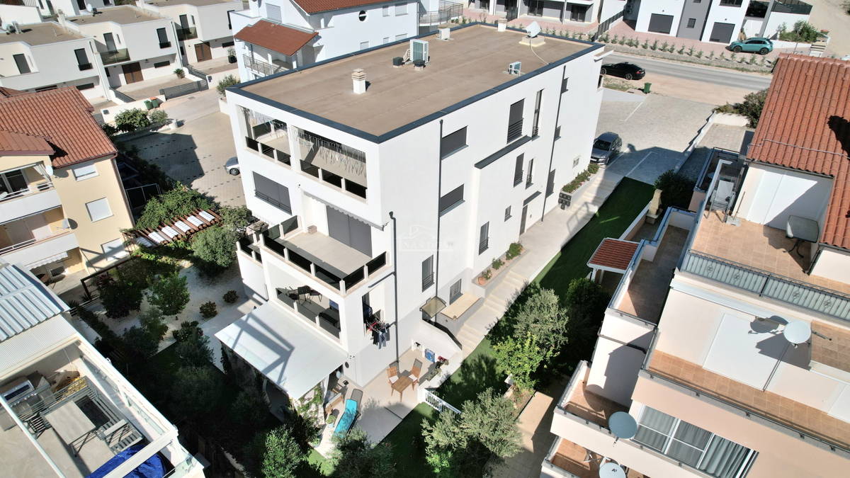 Vodice - Appartamento al piano rialzato di nuova costruzione, posizione eccellente