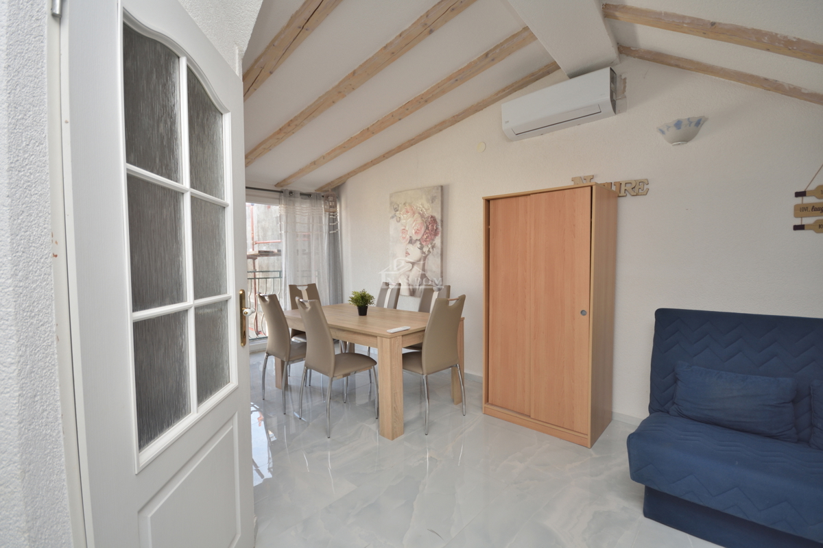 Vodice - Appartamento su due piani nel centro storico della città